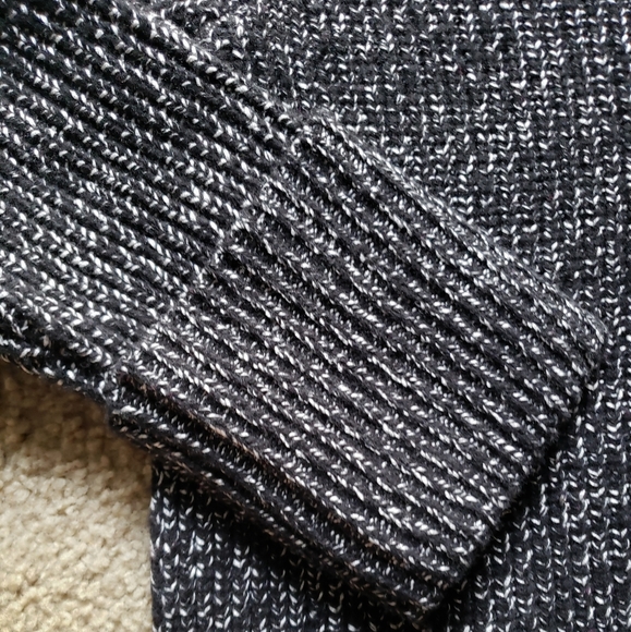 Athleta Shasta V-Neck Wool Knit Oversized Sweater - Picture 9 of 13